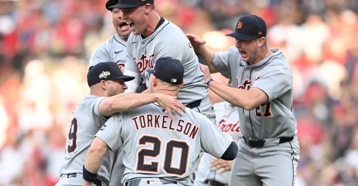 MLB Playoff Roundup: Tigers and Cubs advance
