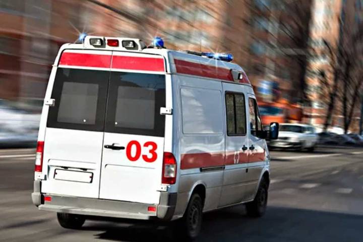 ICE usa armas: agente amenazó con disparar a conductor de ambulancia