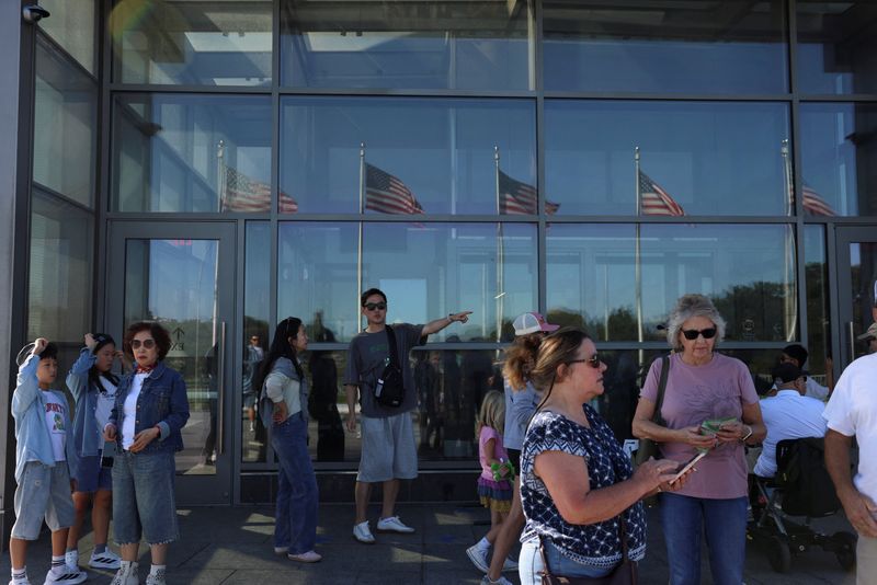 Federal shutdown could cost US economy up to $14 billion