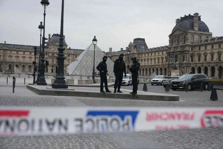 Robo del Louvre provoca revisión de seguridad en museos franceses