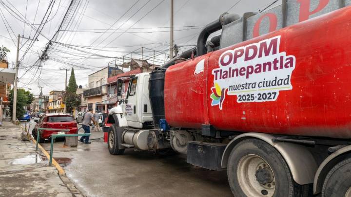 Desperdician agua en Tlalnepantla: ¡Habitantes exigen acciones inmediatas y acusan abandono institucional!