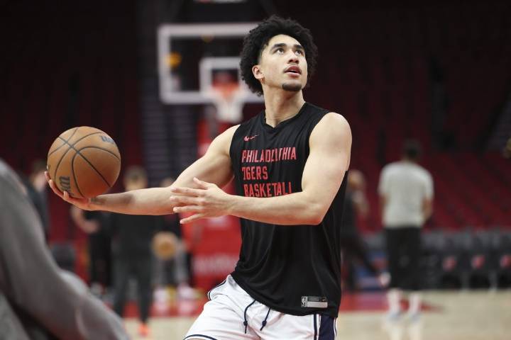 Deadspin | 76ers pick up option on G Jared McCain (knee/thumb), who returns to practice