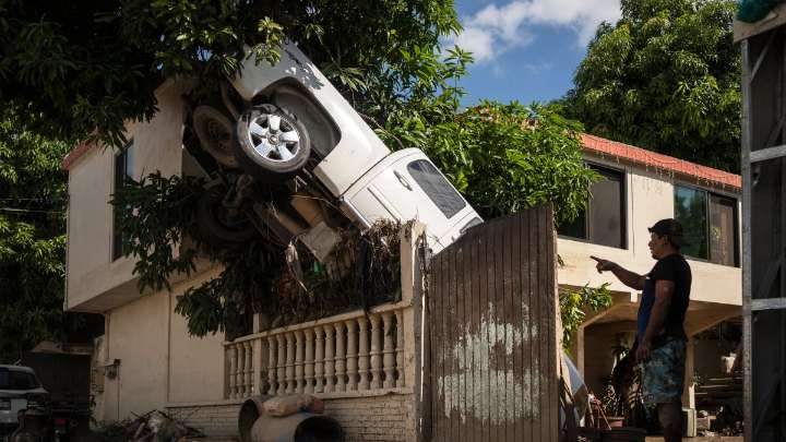 México busca a desaparecidos tras fuertes lluvias; hay 64 muertos