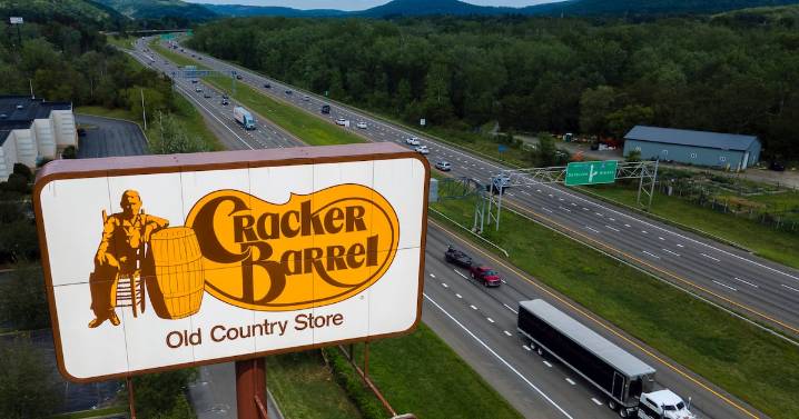 ‘You probably don’t want us anywhere near a remodel’: Cracker Barrel responds to meme on the White House renovation