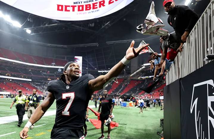 Falcons RB Bijan Robinson Hailed As ‘Best Player In Football’ As Atlanta Tops The Buffalo Bills