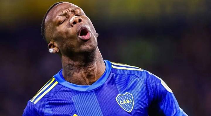 Advíncula volvió a jugar en Boca Juniors y recibió duro puntaje de prensa argentina: "Nunca pudo..."