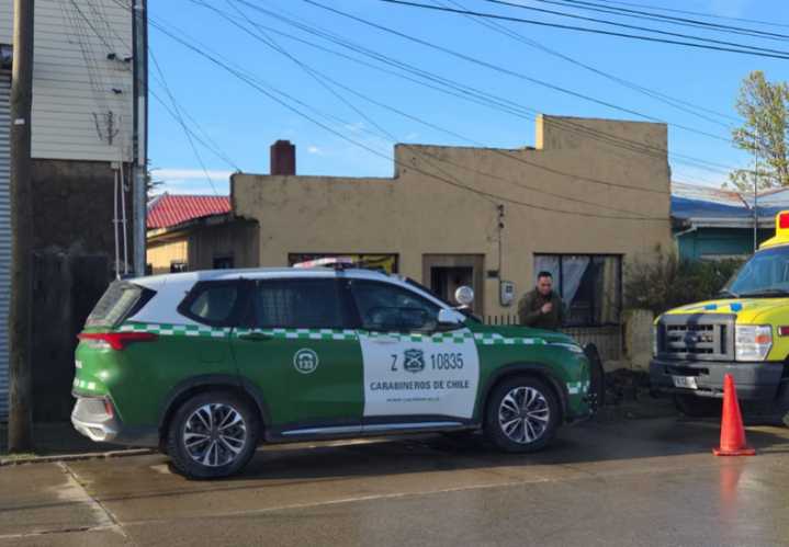 Hombre apuñalado en episodio de violencia intrafamiliar en Punta Arenas