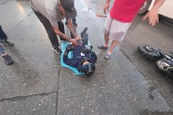 Conductor de 17 años choca contra motocicleta en la Ampliación Aeropuerto