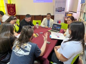 Comunidades educativas dialogan acerca de los desafíos y oportunidades en la era digital