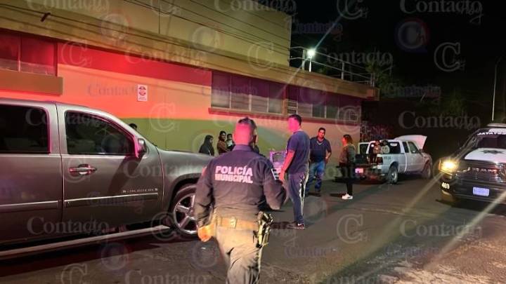 Ladrón de baterías se cayó de la moto en la que huía