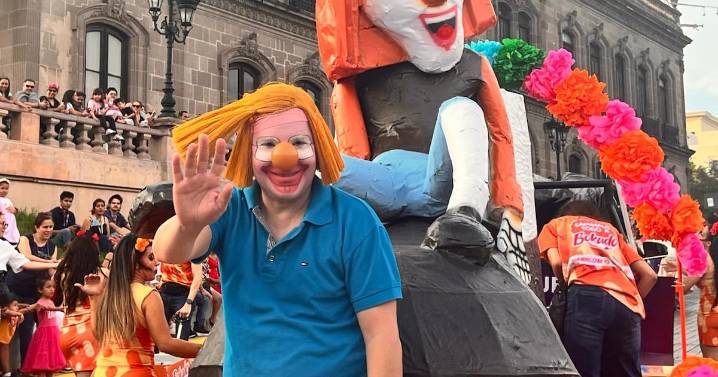 Los muertos se ponen regios con este desfile