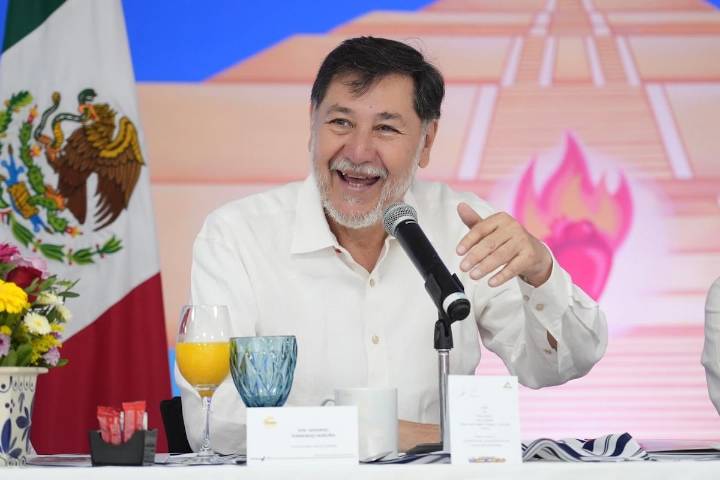 Defiende Noroña su viaje regalado a Palestina; reta a que lo denuncien