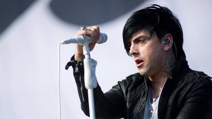 Famoso cantante de "rock" pedófilo es asesinado en su celda