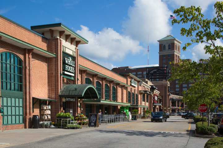 A love letter to Midtown Place, aka Atlanta's worst shopping center