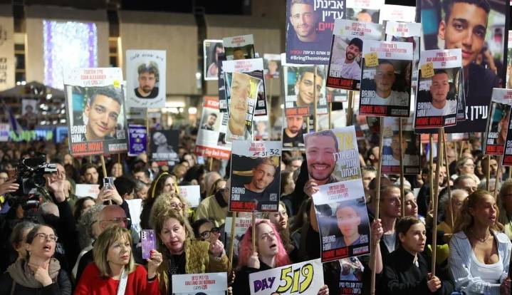 Israel traslada a prisioneros palestinos como parte del acuerdo de alto el fuego con Hamás
