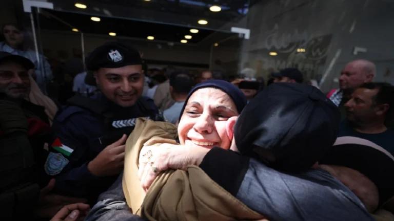 Israel libera a 96 palestinos que permanecían secuestrados bajo cadena perpetua