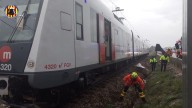 Sin línea de metro y la A-7 cortada tras el choque de un camión con un muro en l'Alcúdia