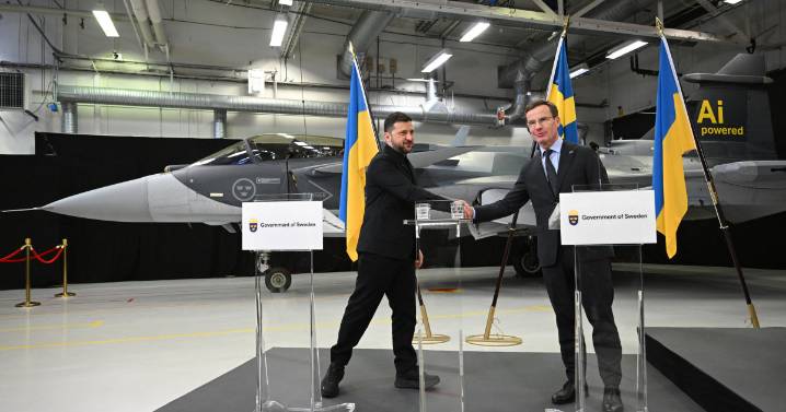 Suecia se compromete a suministrar hasta 150 cazas a Kiev