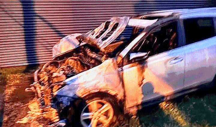 Juicio contra 3 personas acusadas de incendiar una camioneta
