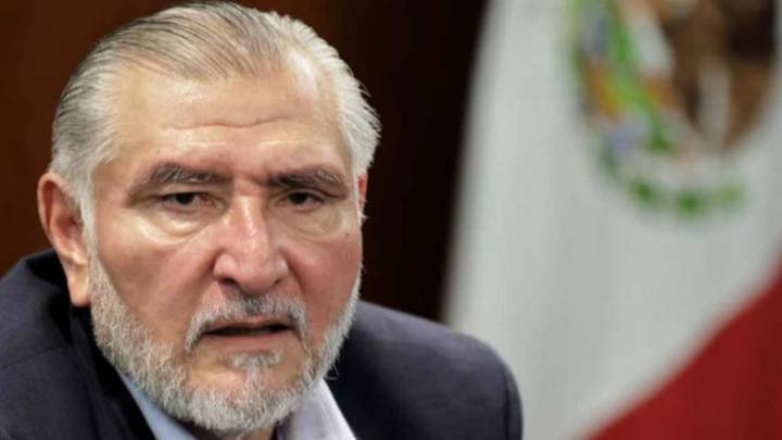 Acusan a Adán Augusto por corrupción fiscal; solicitan investigación patrimonial a López Hernández