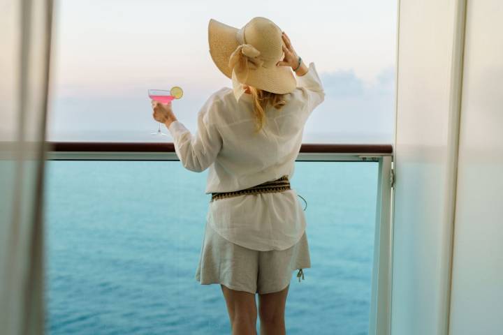 Bachelorette Says She Was 'Banned' From Carnival Cruise for Sneaking in Alcohol