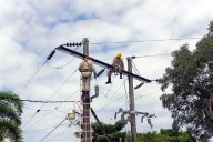 Reporta CFE 23 mil usuarios aún sin luz por lluvias