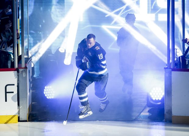 Quite a night for Jonathan Toews in his return to the NHL