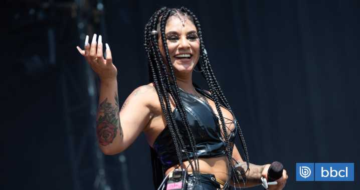 Cantante Flor de Rap es detenida en Ñuñoa: iba a bordo de vehículo con encargo por robo