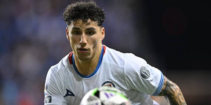 Jorge Sánchez habla sobre las críticas en Cruz Azul tras su renovación: “Lo importante es hacer las cosas bien para levantar títulos”