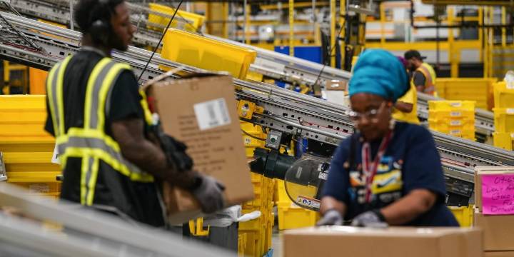 Amazon is pushing out thousands of workers into a job market that suddenly isn't hiring