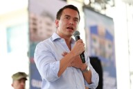 Presidente de Ecuador denuncia que intentaron envenenarlo con regalos en gira