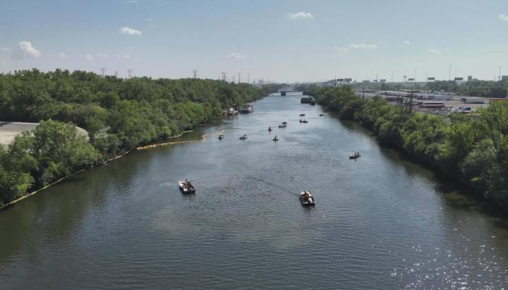 Environmental threat lingers months after massive oily spill into Chicago canal
