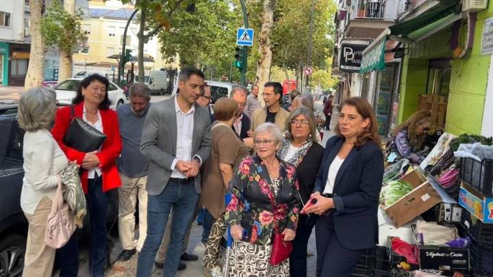 El PSOE de Granada denuncia el "impacto" en el comercio por la reforma de la Avenida Cervantes