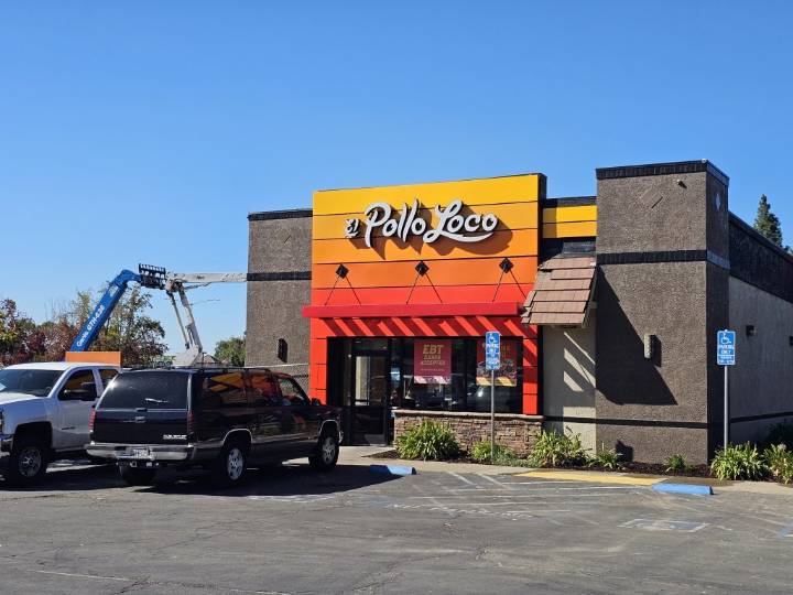 Lookin’ Good! El Pollo Loco On Clayton Rd. Getting A Fresh New Look