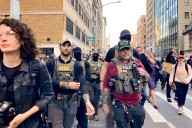 Neoyorquinos enfrentan a agentes de inmigración durante redada en la famosa Canal Street