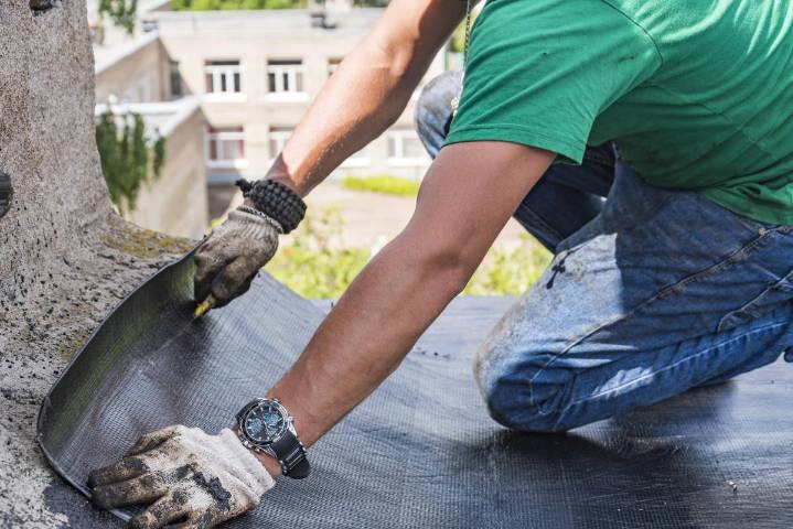 ¿Se puede impermeabilizar si está lloviendo? Descubre cuándo y cómo hacerlo sin dañar tu casa