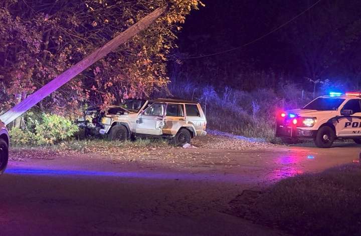 Arson suspect fleeing Niles Police crashes into pole