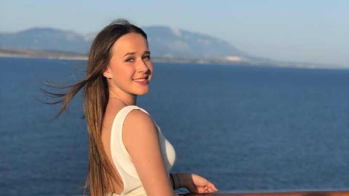 Velatón por María José Ardila, quien murió, tras participar en reto en discoteca en Cali: 'Al parecer, iba a regalar el dinero del premio a una amiga'