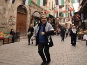 ‘Ay Noroña, viajero solidario con champaña fría en vuelo millonario’