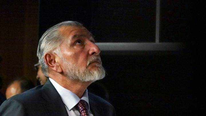 Pemex paga 10 millones a Adán Augusto por renta de oficinas en Villahermosa
