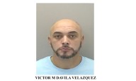 Se entrega hombre acusado en ausencia por violencia doméstica