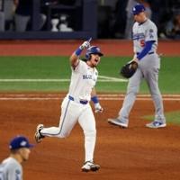 Blue Jays thrash Dodgers 11-4 to win World Series opener