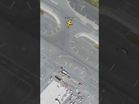 Massive Emergency Response After Delta Planes Crash Into Each Other at LaGuardia #shorts