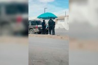 Muere en banqueta sobre silla de ruedas; la trasladaban a clínica