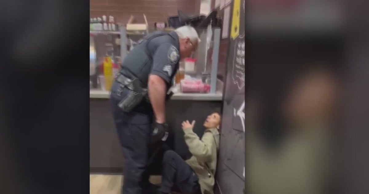 Police officer charged with assaulting teen in Sheetz store in Ellwood City, Pennsylvania