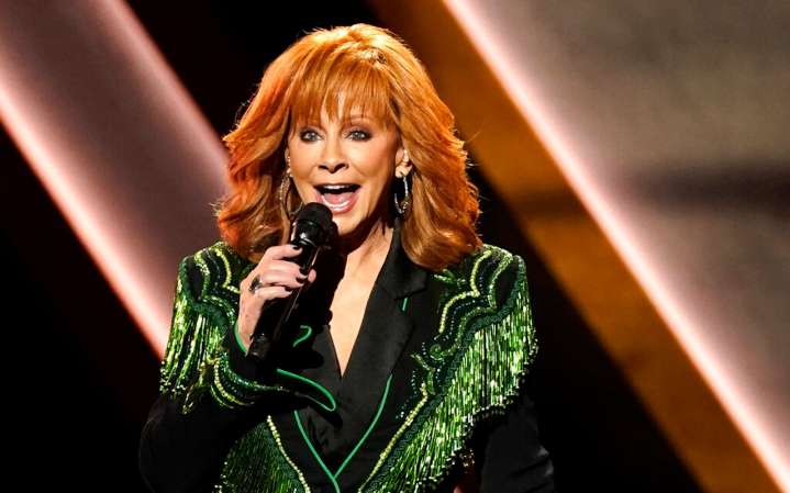 Reba McEntire reveals retirement decision: 'Dolly and I talked about that an awful lot'