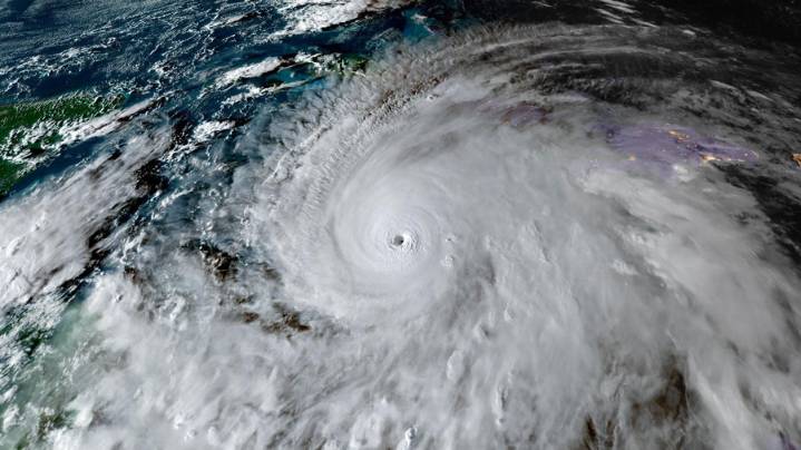Ordenan evacuar varias islas turísticas en Bahamas ante al avance de Melissa