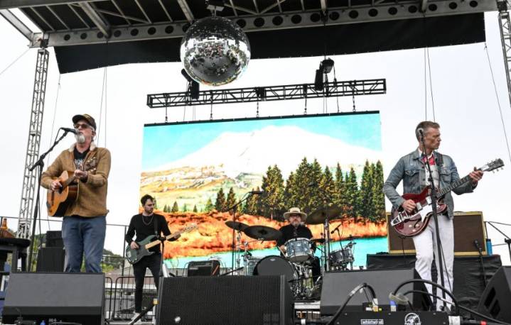 Rock band Cake to perform at SPAC