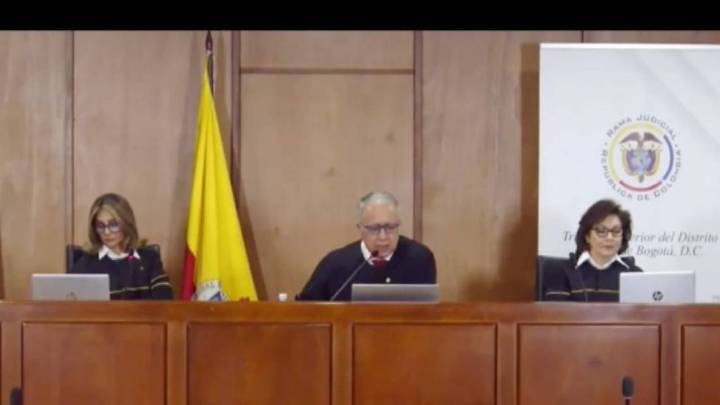 Tribunal colombiano absuelve al expresidente Álvaro Uribe del delito de soborno