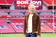 Jon Bon Jovi conversa sobre su primera gira tras una cirugía de cuerdas vocales